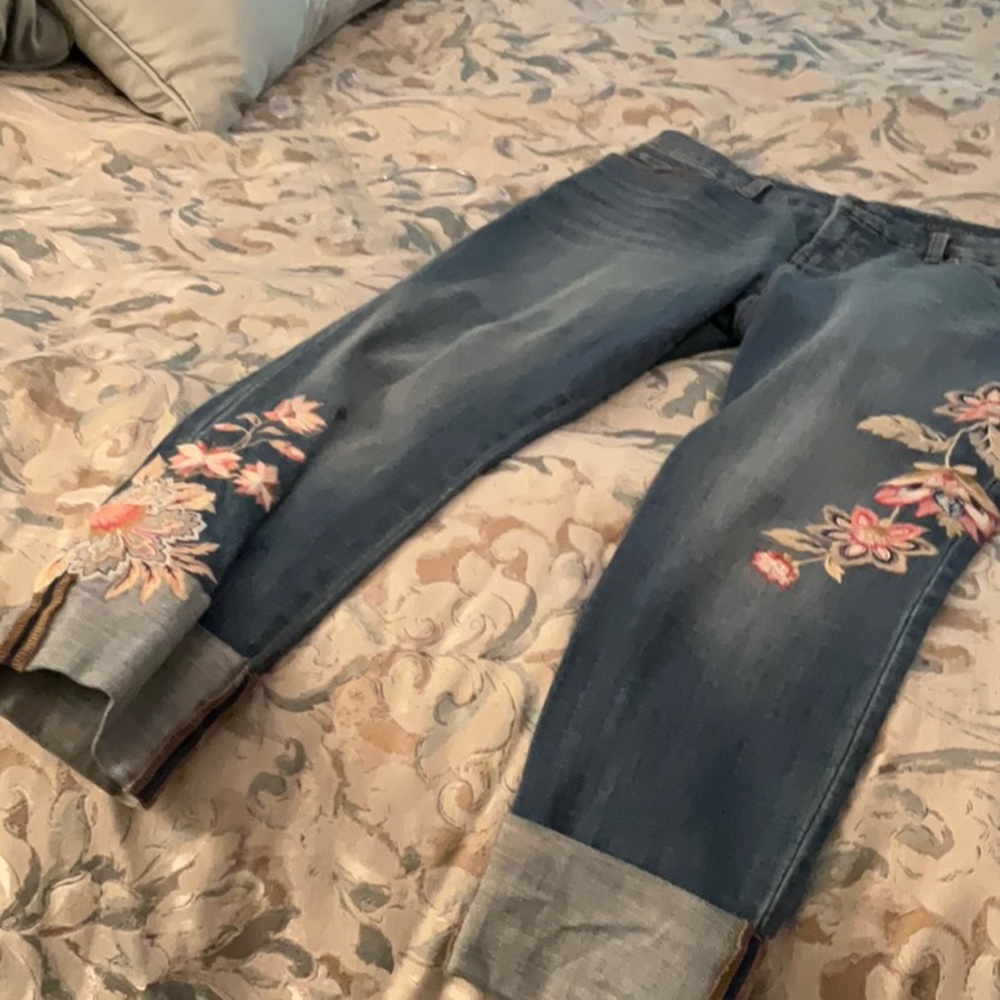 Embroidered jeans - Picture 3 of 3